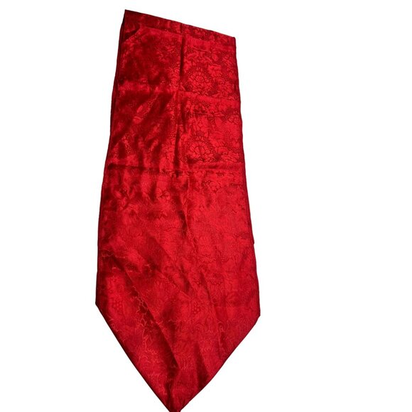Red Jacquard Table Runner 70 Inches Long 12 Inches Wide 10g - Picture 1 of 6